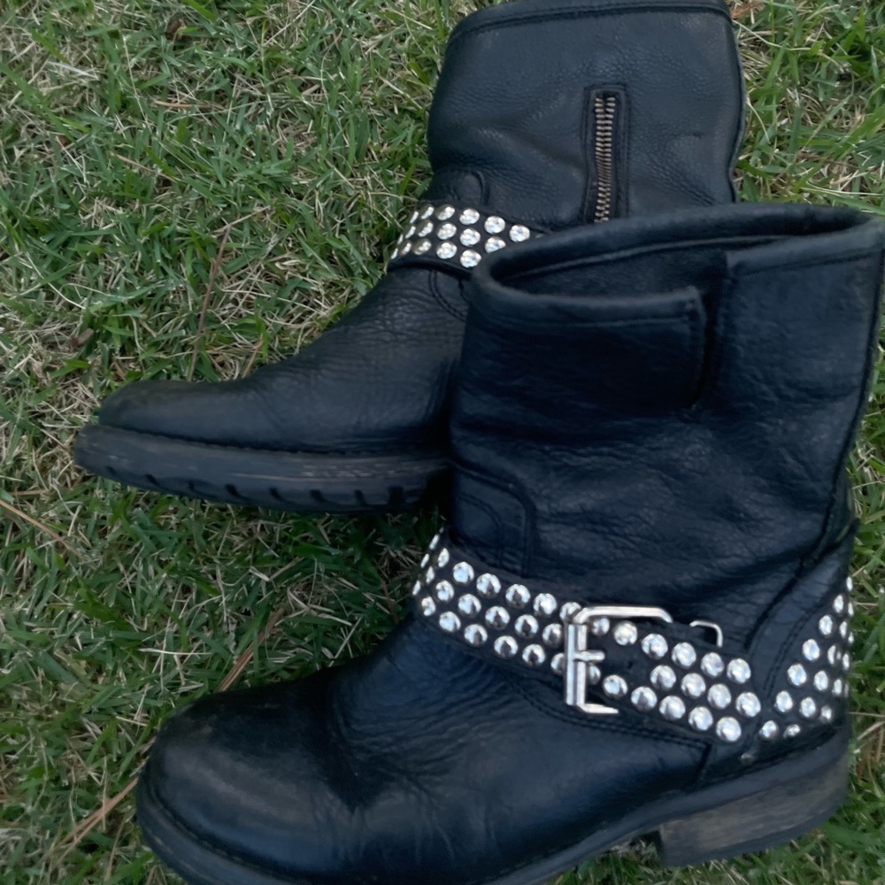 Steve Madden studded Leather Boots